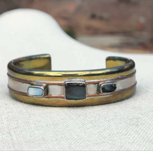 Vintage mixed metal labradorite,mother of pearl and onyx cuff bracelet - Picture 6 of 13